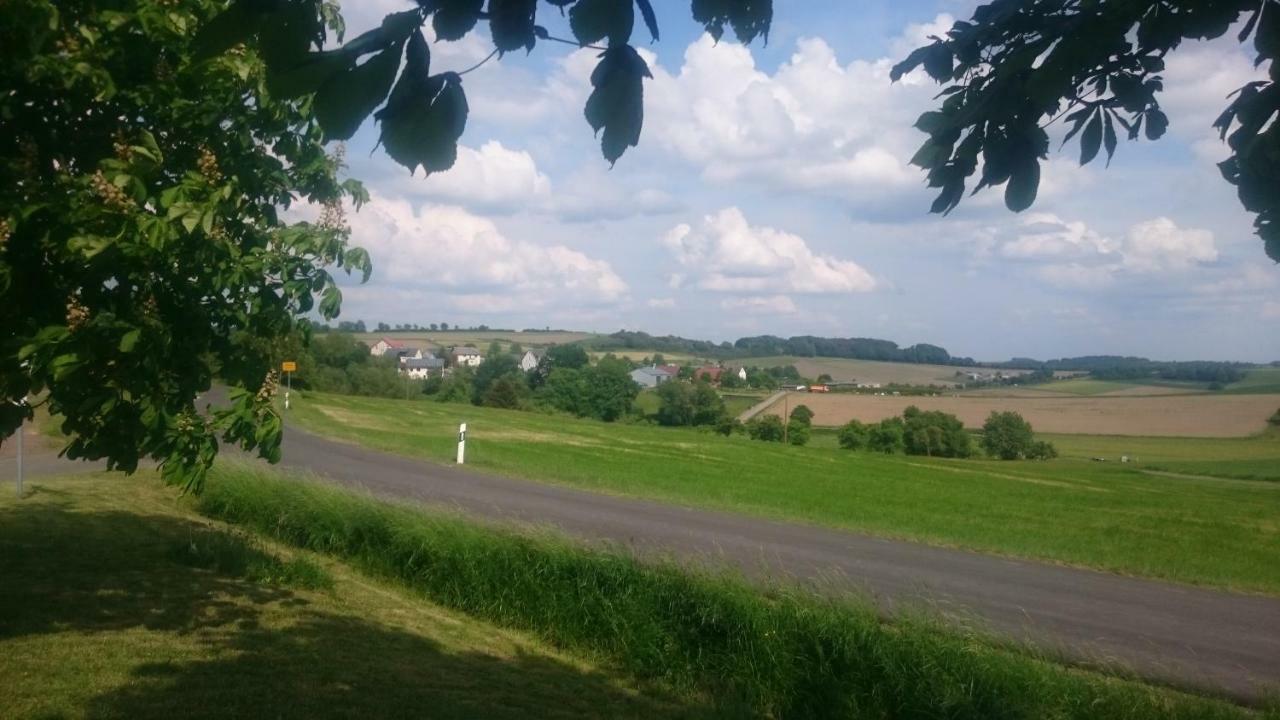 Eifelyeti Ferienwohnung Ellscheid Екстериор снимка
